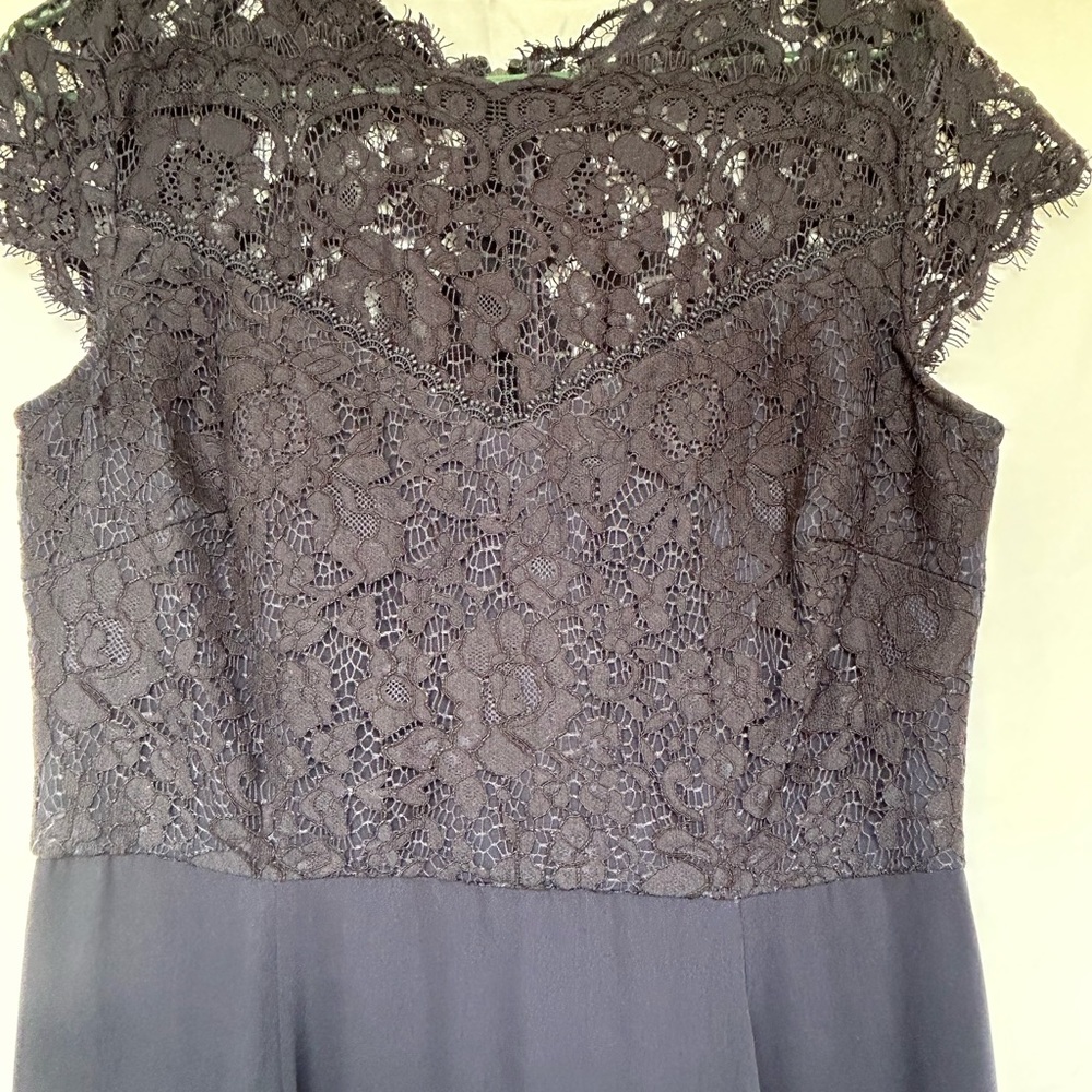 NEW WITH TAG EVER NEW MELBOURNE “MACIE CAP SLEEVE LACE BODICE GOWN” SIZE 8 NAVY